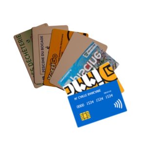 Les clients payent et badgent avec la carte de leur choix il n'est pas nécassaire de payer en carte pour culumer des points de fidélité